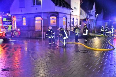 Kirchheim: Gasflaschenbrand loest Feuerwehreinsatz aus
